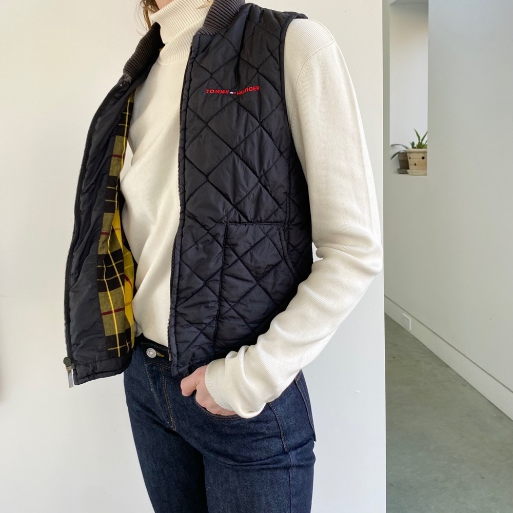 Navy Tommy Hilfiger Puffy Vest - Size M (EUC)